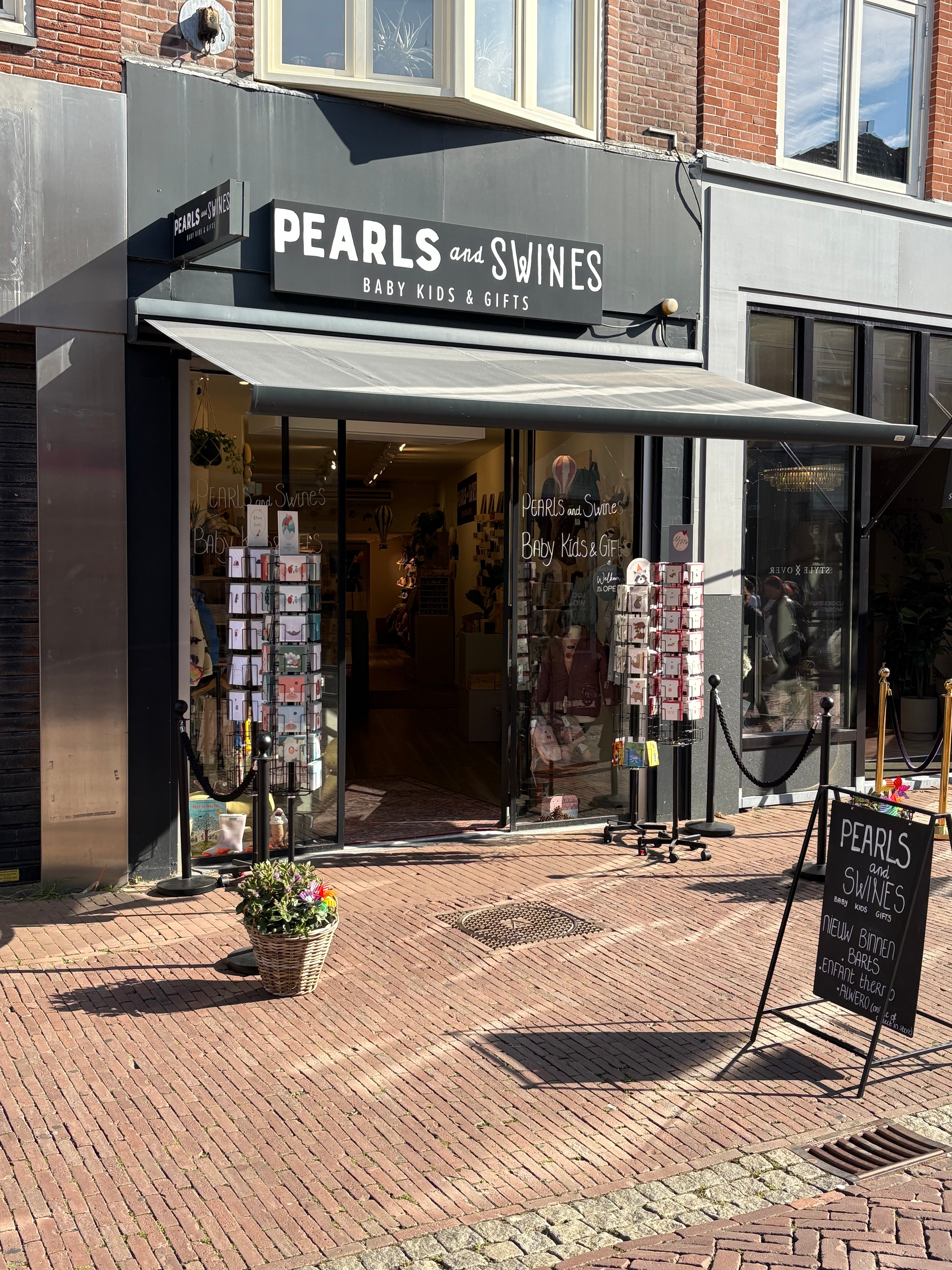 Pearls & Swines