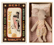 Maileg Maileg - Little Sister Mouse in Matchbox - Pearls & Swines