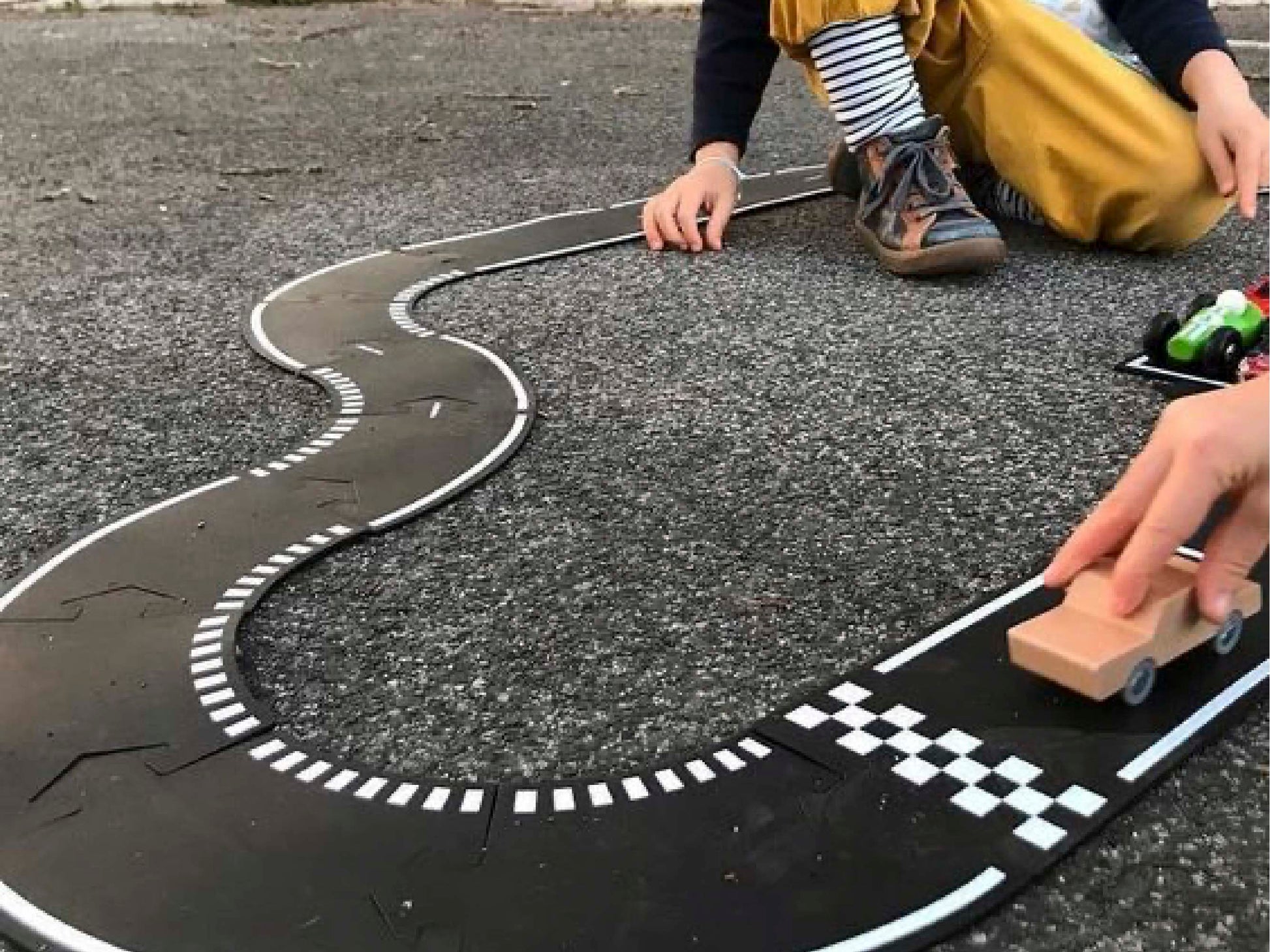 Waytoplay Waytoplay - Grand Prix - 24 Race tracks - Pearls & Swines