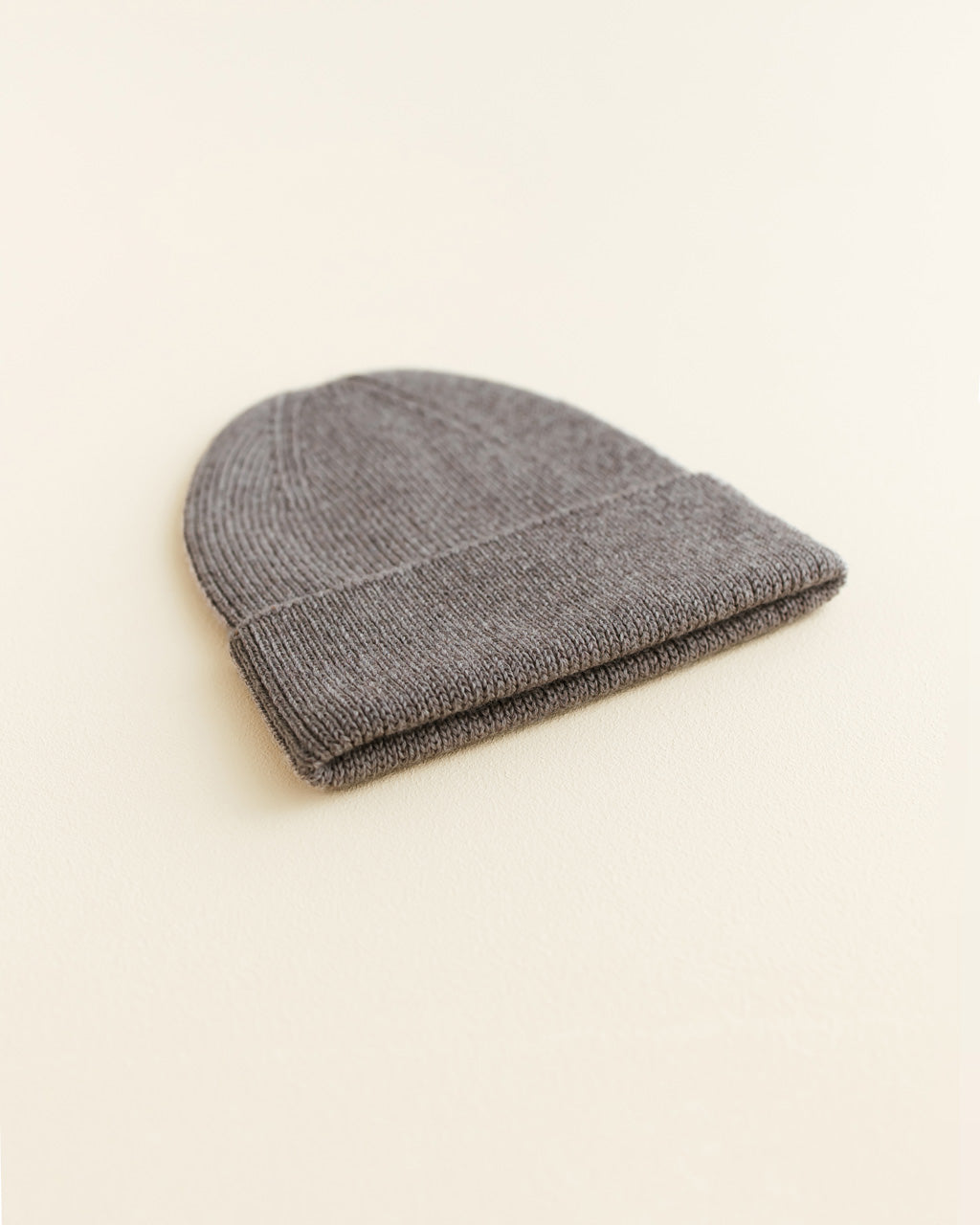 Hvid Hvid - Beanie Fonzie Newborn - Otter - Pearls & Swines