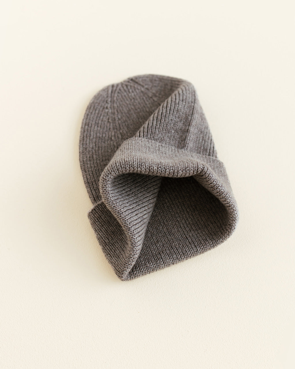 Hvid Hvid - Beanie Fonzie Newborn - Otter - Pearls & Swines