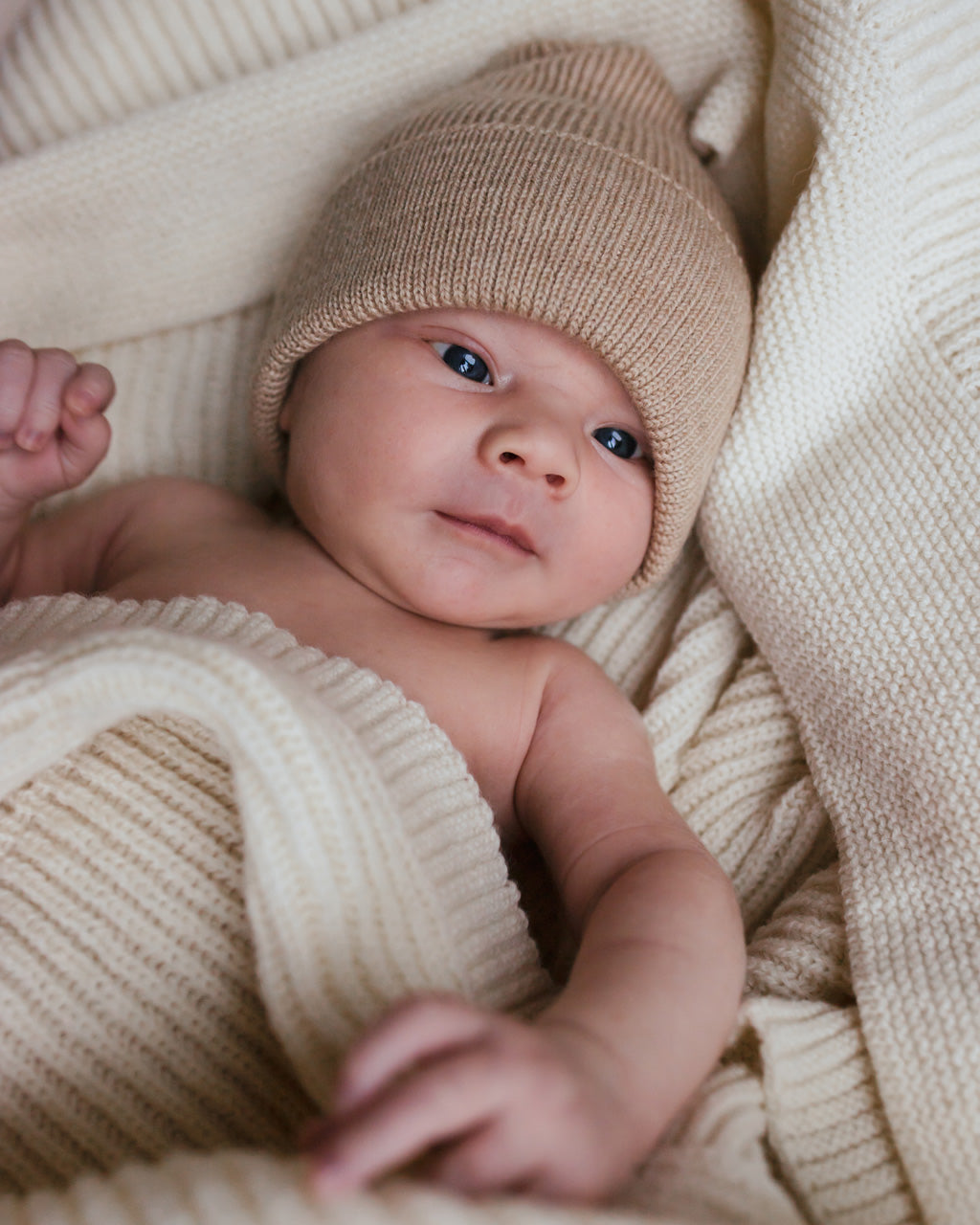 Hvid Hvid - Beanie Fonzie Newborn - Sand - Pearls & Swines