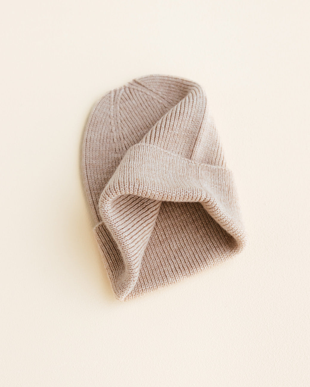 Hvid Hvid - Beanie Fonzie Newborn - Sand - Pearls & Swines