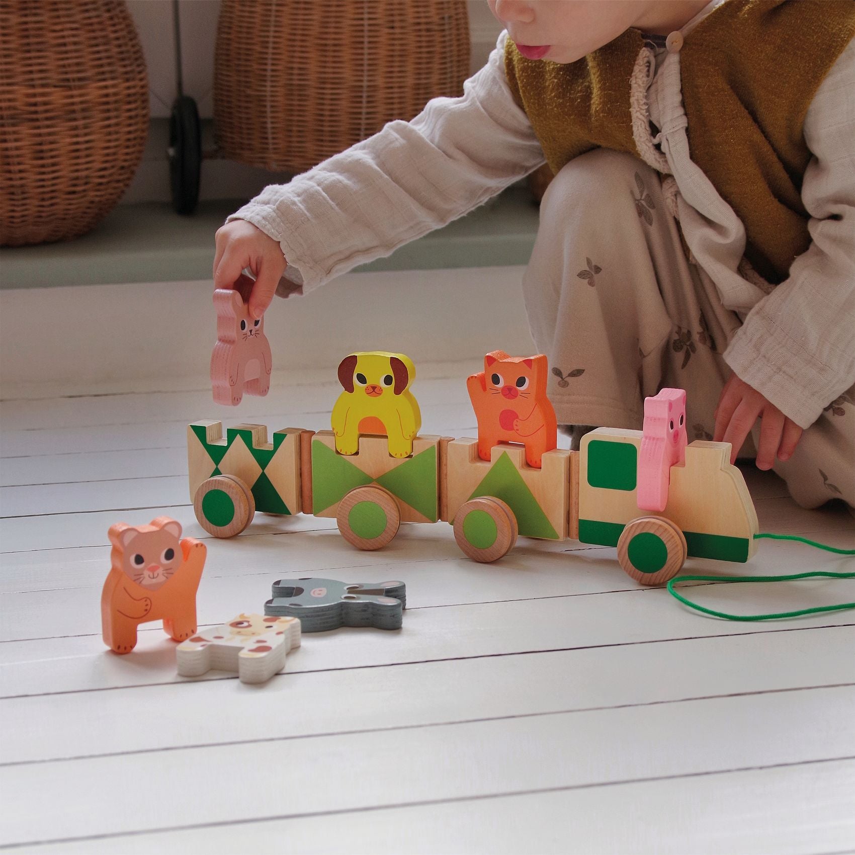 Djeco Djeco - Wooden toys - Trainimo Farm - Pearls & Swines
