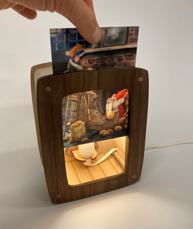 Het Houtlokael Het Houtlokael - Postcardlamp Luxe - Walnut - Pearls & Swines