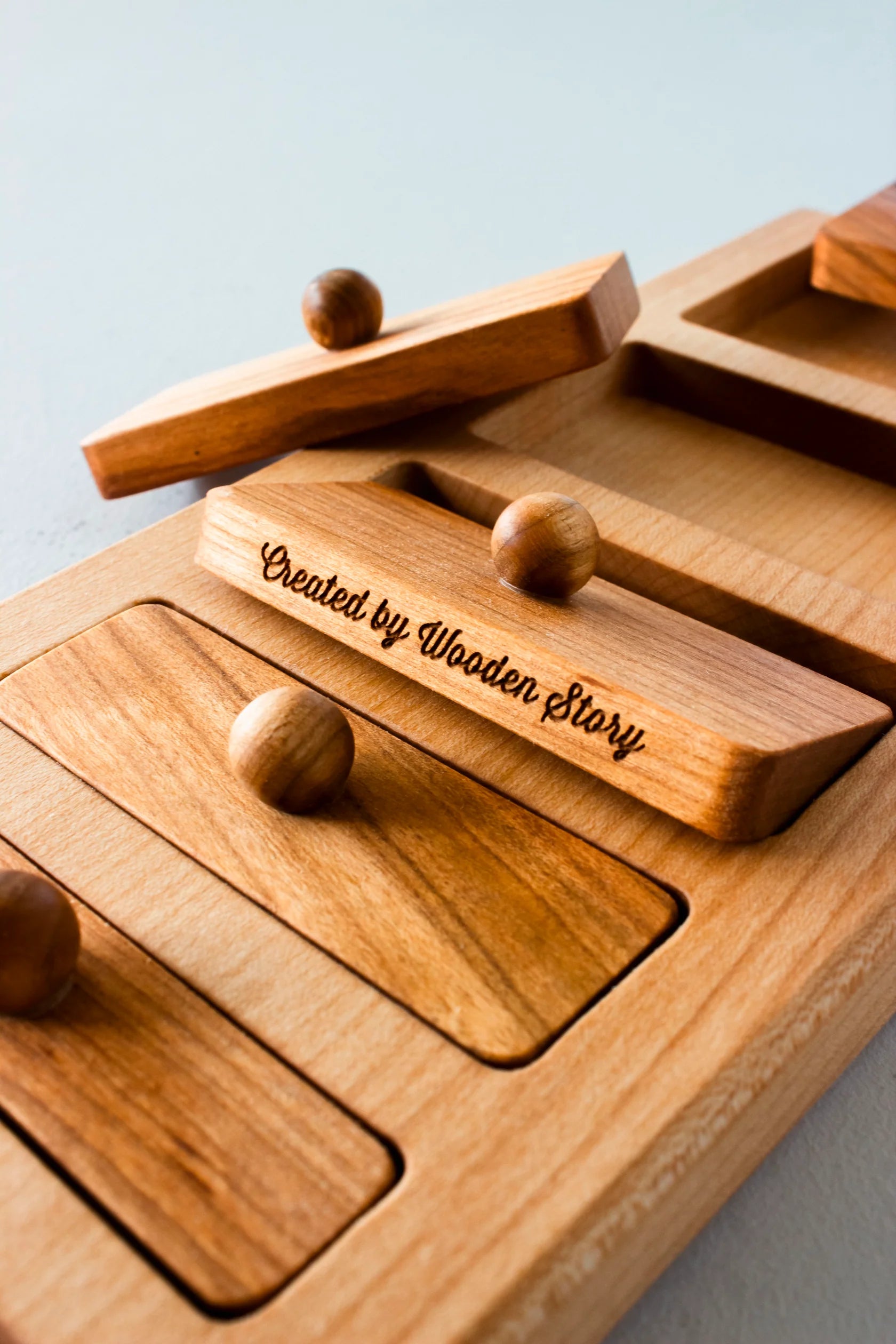 Wooden Story Wooden Story - Long-Short knob puzzle - Pearls & Swines