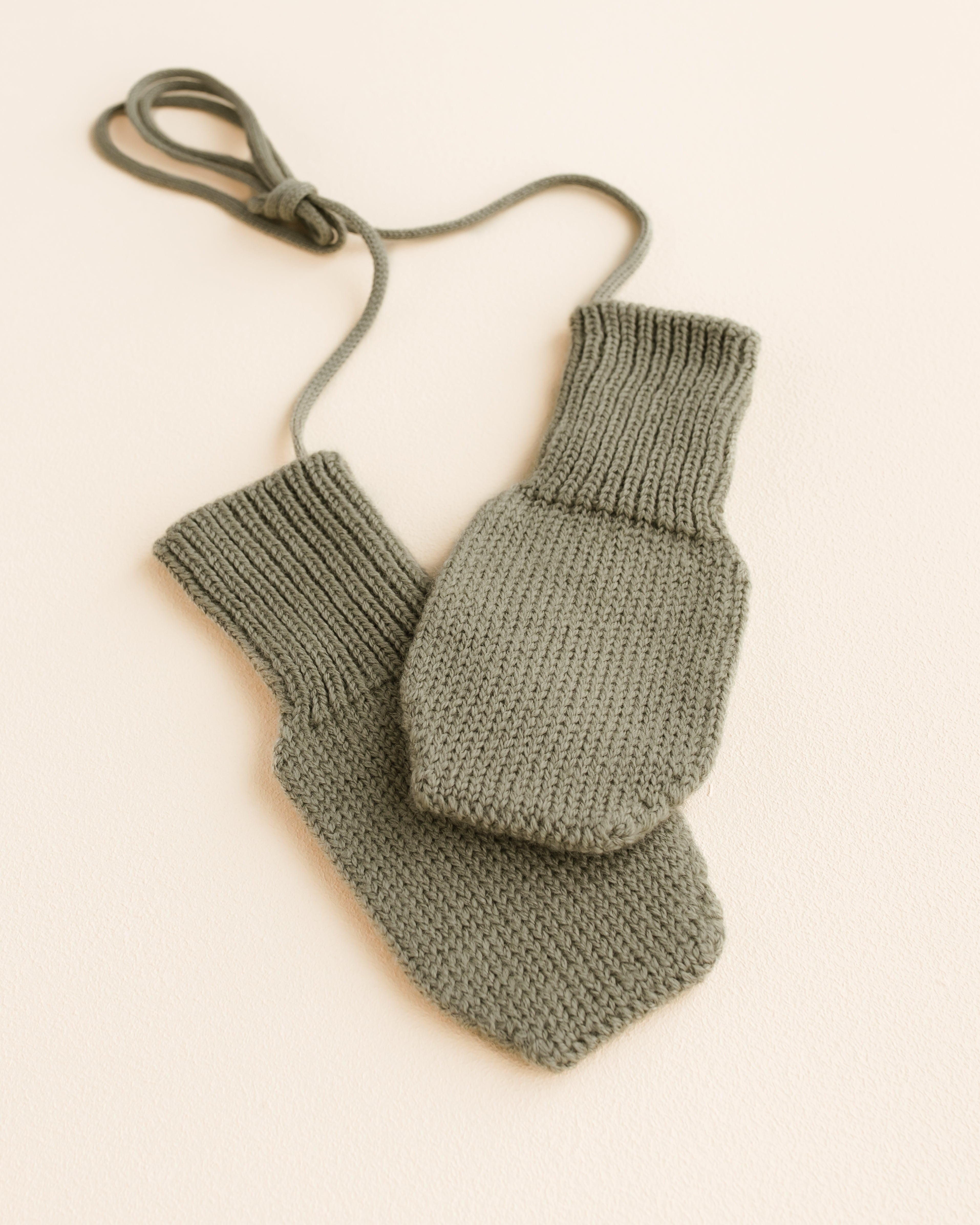 Hvid Hvid - Mittens - Artichoke - Pearls & Swines