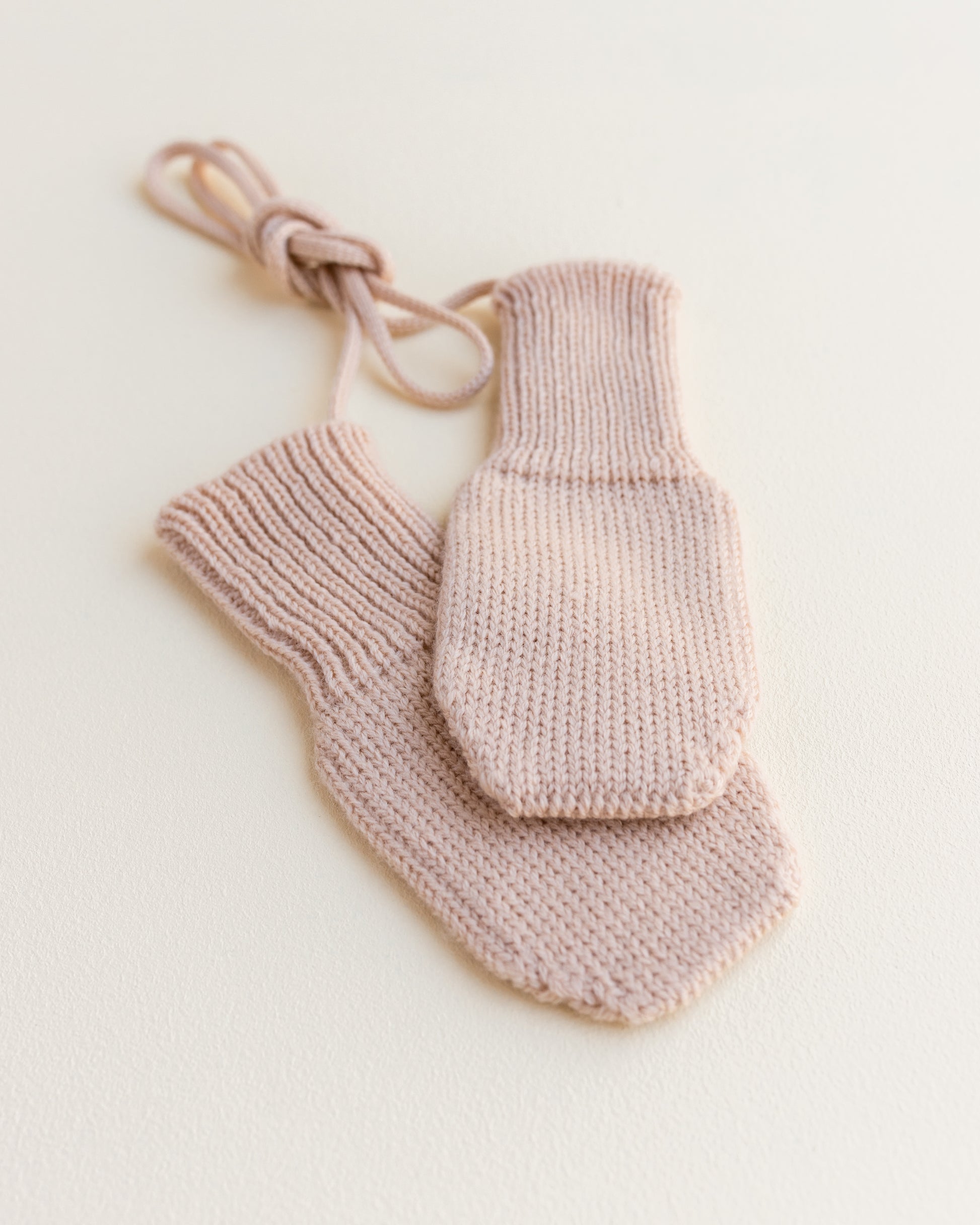 Hvid Hvid - Mittens - Apricot - Pearls & Swines