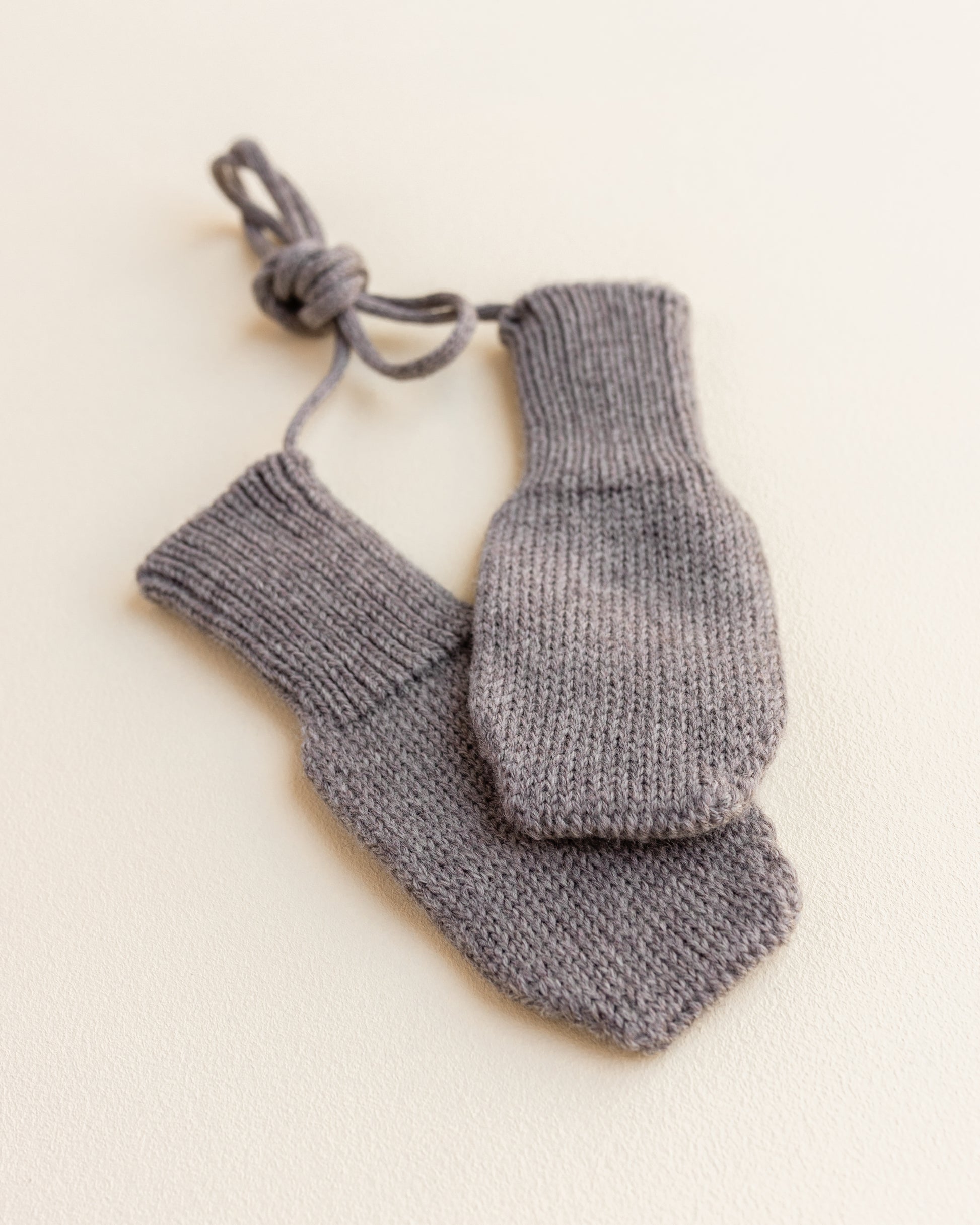 Hvid Hvid - Mittens - Otter - Pearls & Swines
