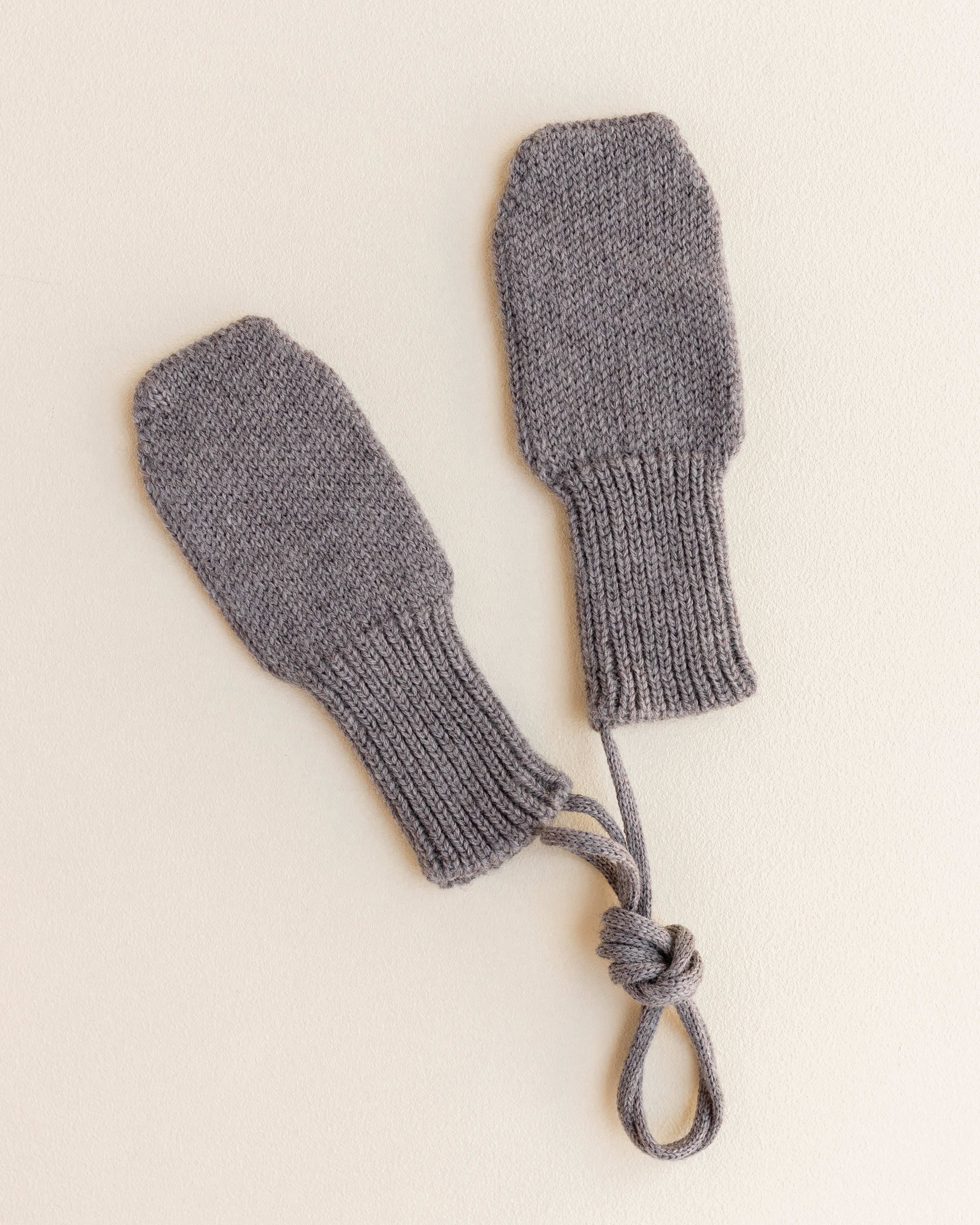 Hvid Hvid - Mittens - Otter - Pearls & Swines