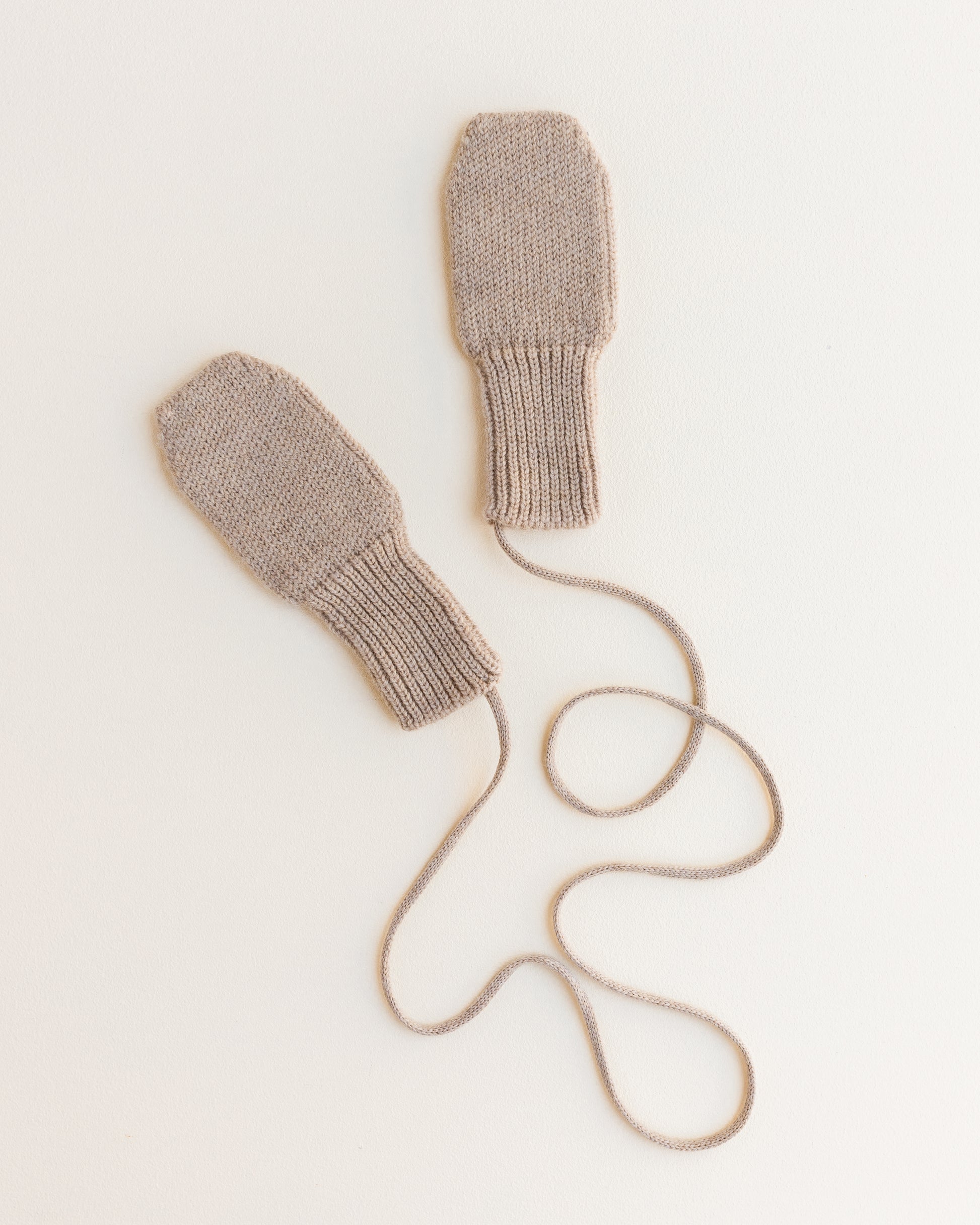 Hvid Hvid - Mittens - Sand - Pearls & Swines