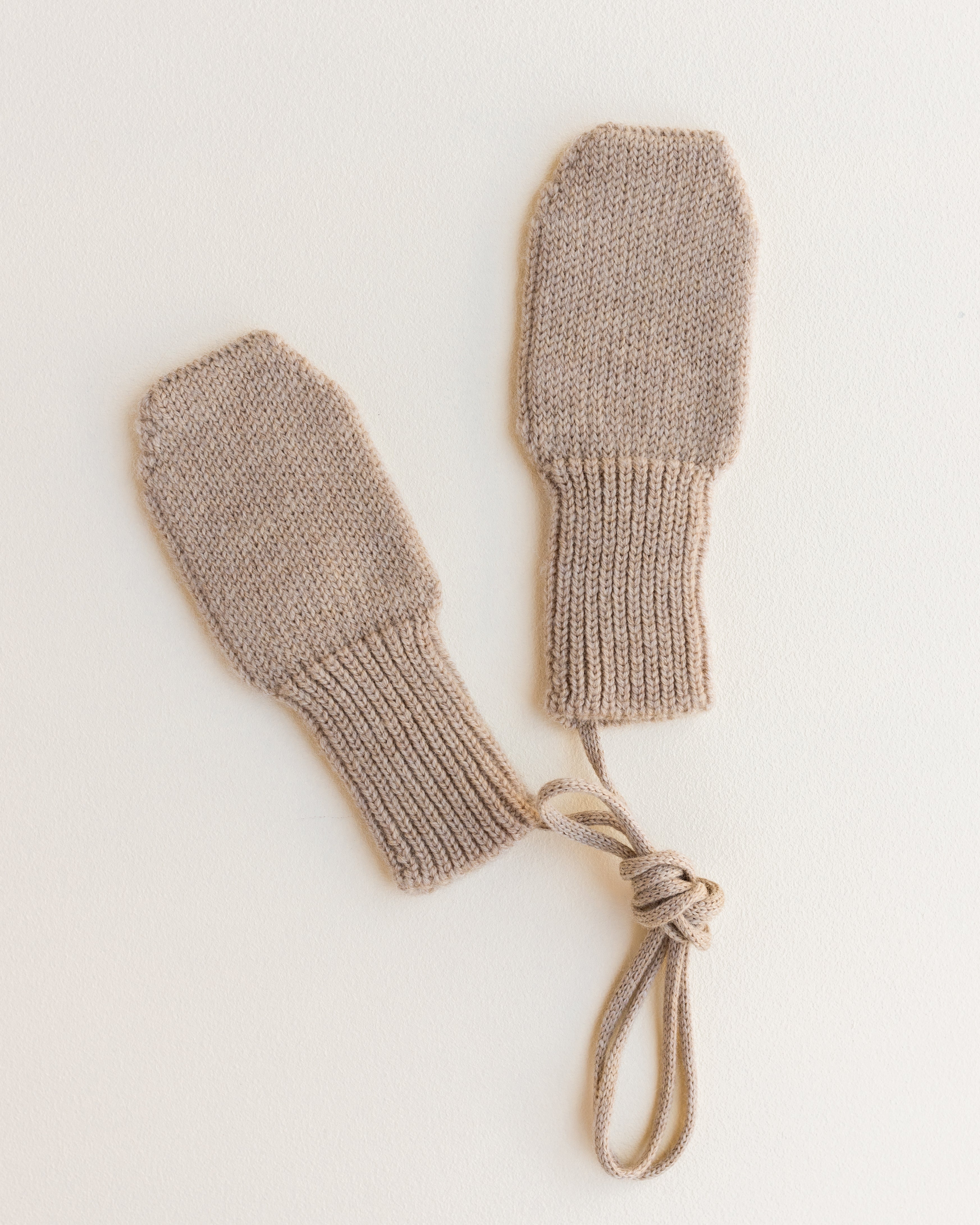 Hvid Hvid - Mittens - Sand - Pearls & Swines