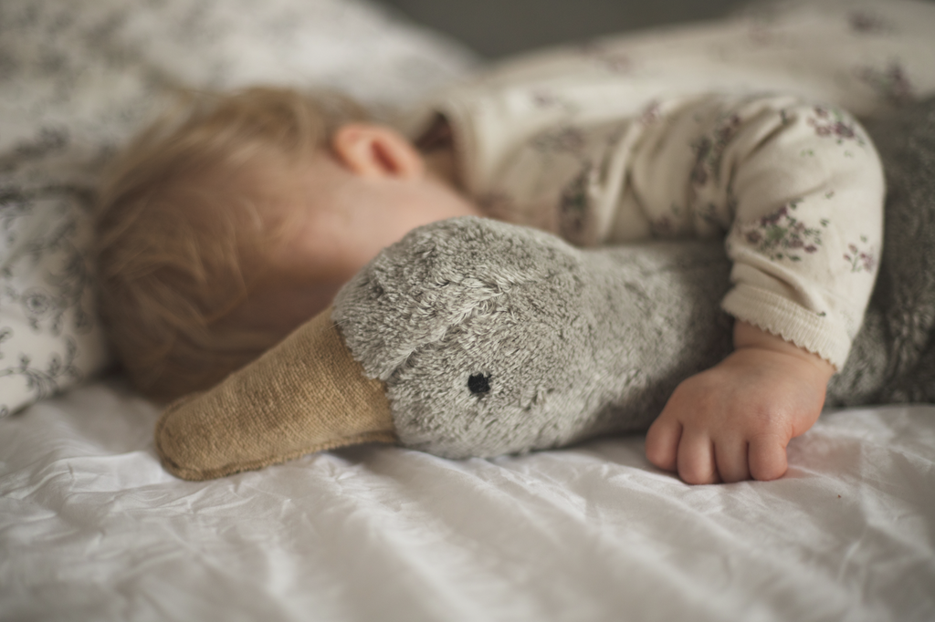 Senger Senger - Cuddly Animal Goose - Large - Grey - Pearls & Swines