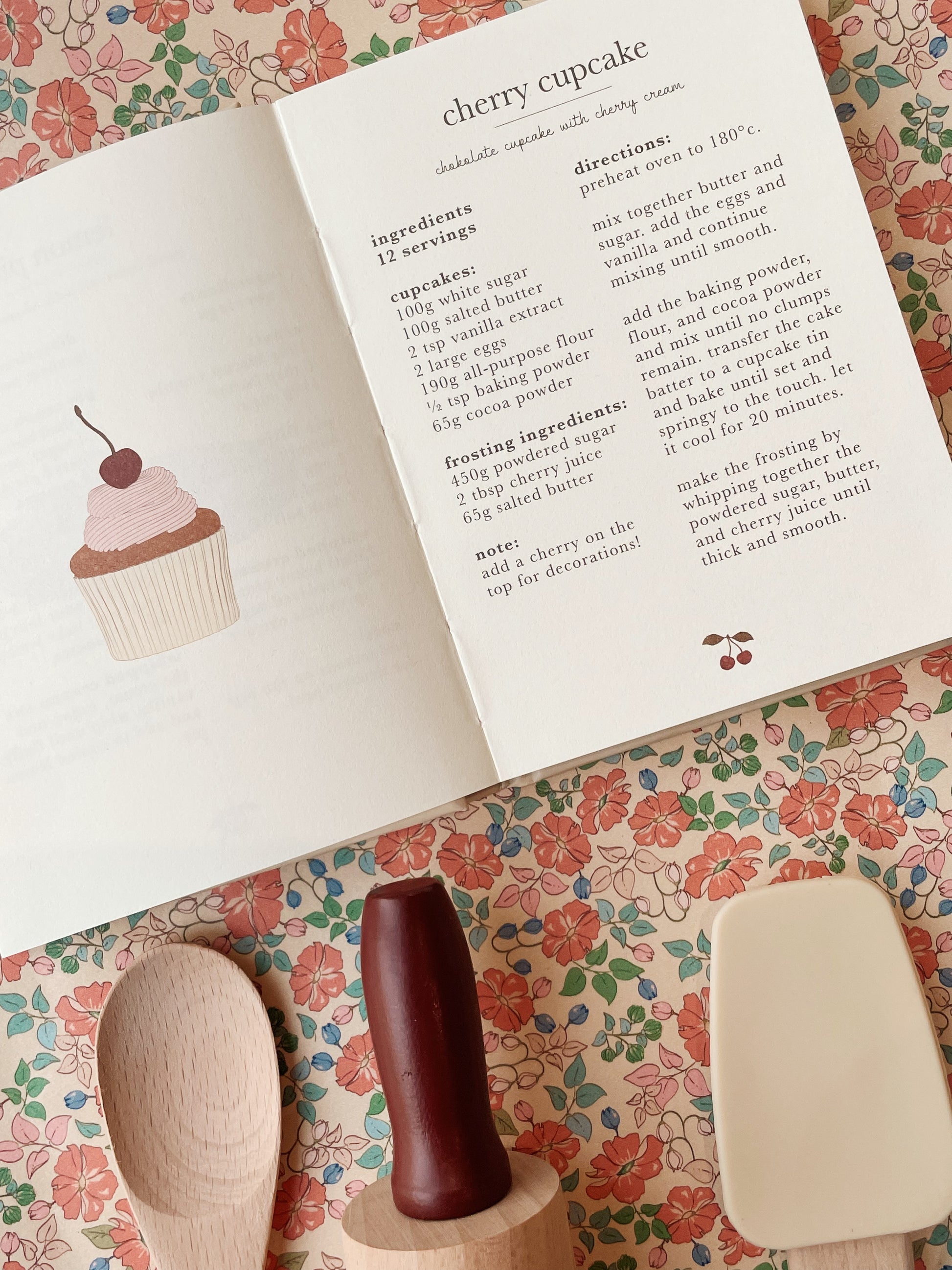Konges Sløjd Konges Sløjd - Madeleine Baking Set - Petite Cousine - Pearls & Swines