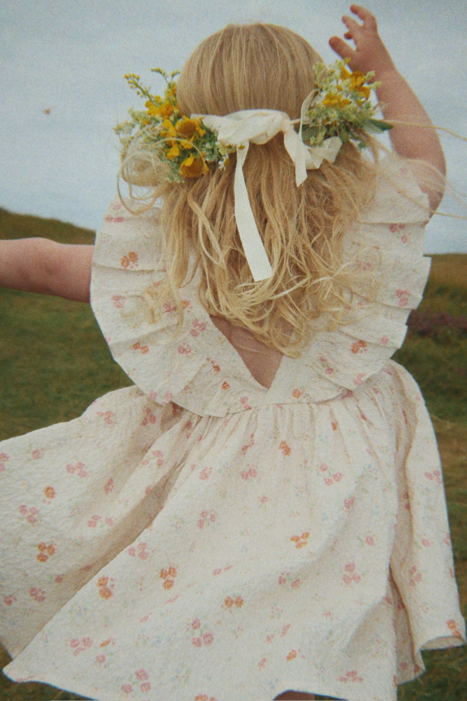 Konges Sløjd Sun Sale - Konges Sløjd - Elin Frill Dress GOTS - Nonoka - Pearls & Swines