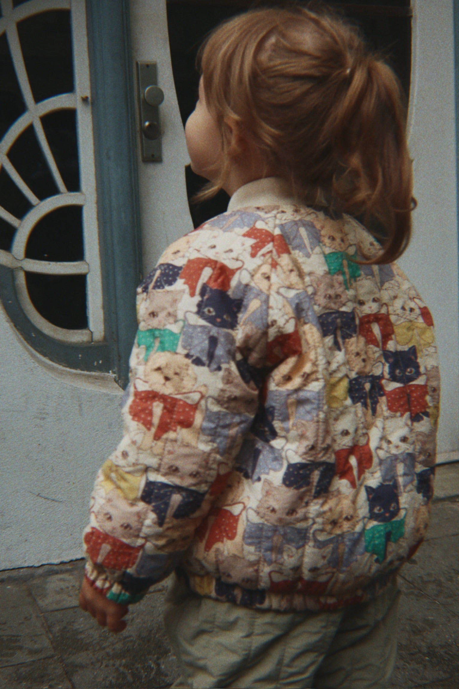 Konges Sløjd Konges Sløjd - Juno Printed Bomber Jacket - Like Cats and Dogs - Pearls & Swines