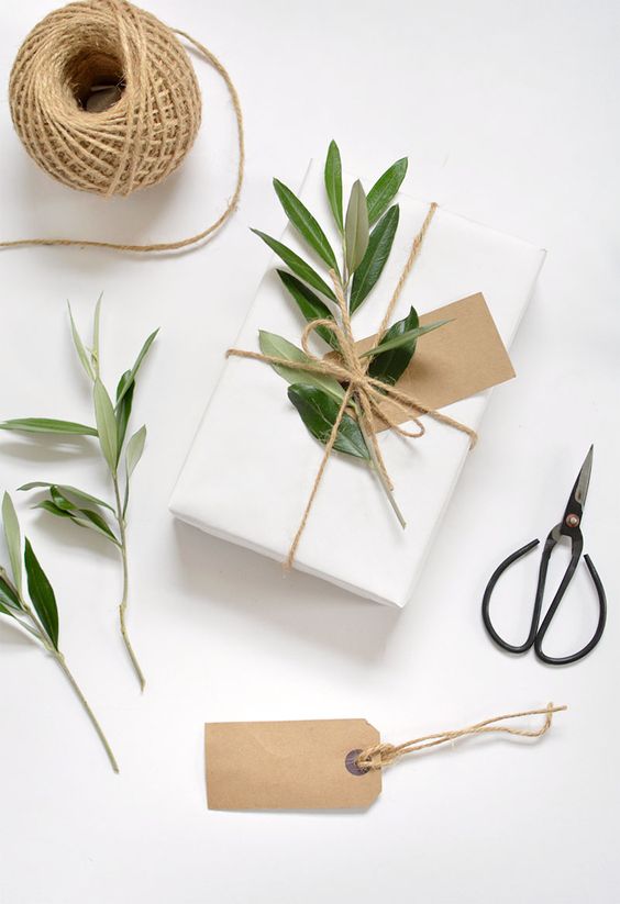 Pearls & Swines Gift wrapping - Pearls & Swines