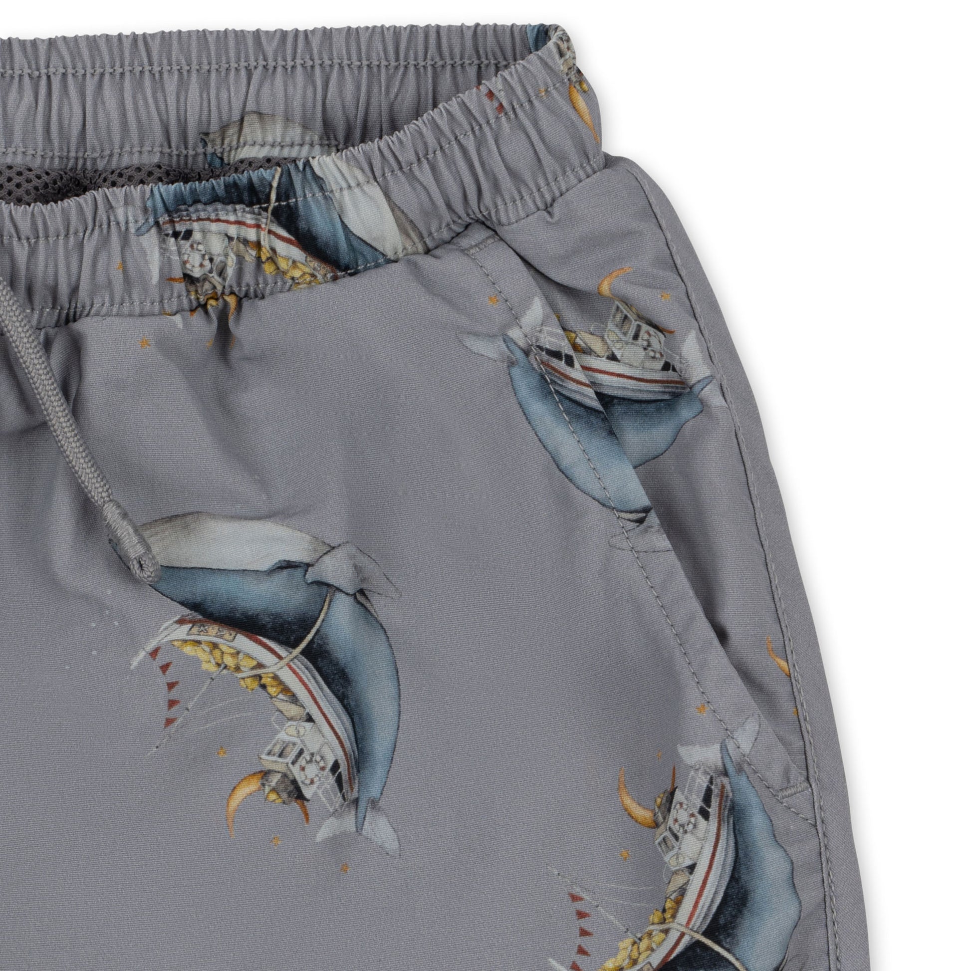 Konges Sløjd Konges Sløjd Asnou Swimshorts - Whale Boat - Pearls & Swines
